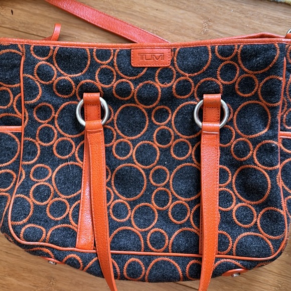 Tumi handbag/business tote made out of grey textile with orange leather patern - Picture 7 of 8